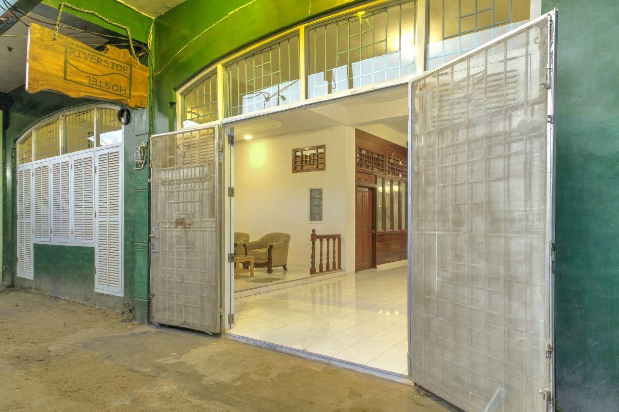 Riverside Hostel Padang מראה חיצוני תמונה