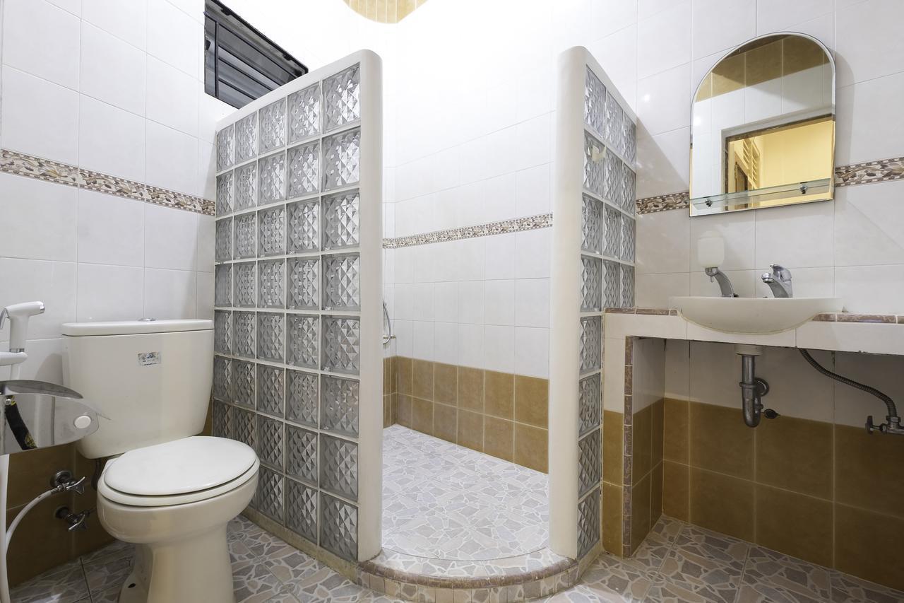 Riverside Hostel Padang מראה חיצוני תמונה